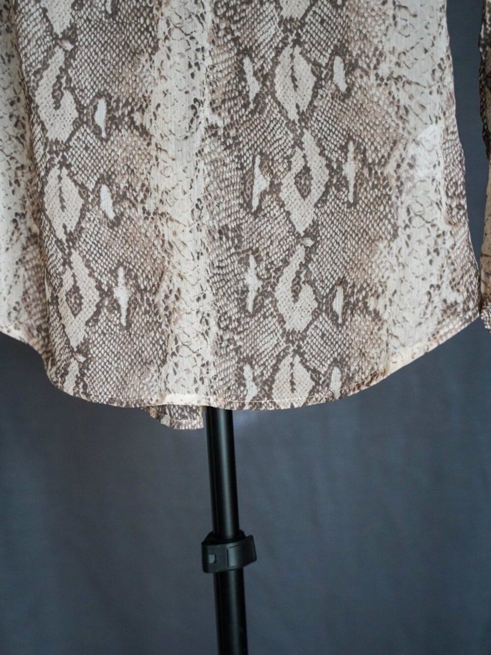 Banana Republic Petite XXS Women's Snakeskin Print Long Sleeve Blouse - Picture 10 of 11